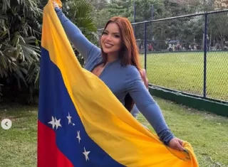 Gracie Bon muy feliz reparte abrazos a los chamos tras captura de Maduro