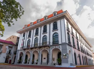 Desde el Museo del Canal hacen un llamado claro: recordar no es solo mirar atrás, es defender lo que costó sangre, lucha y dignidad.