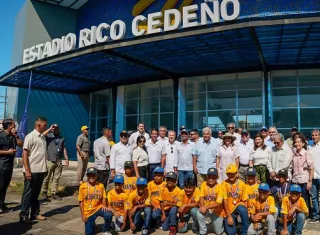El presidente de la República, José Raúl Mulino, encabezó el acto en el Estadio Rico Cedeño de Chitré. Foto: Presidencia de la República