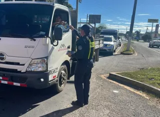 Más de 31 mil vehículos se movilizaron al interior en 24 horas