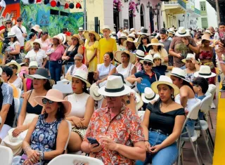 La Calle de los Sombreros le dio la bienvenida al verano con un gran ambiente