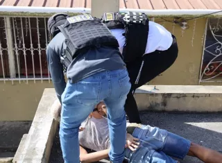 Entre los detenidos, figuran 8 ciudadanos con oficio de captura por el delito de homicidio.  /  Foto: PN