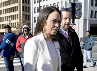La líder opositora venezolana y Premio Nobel de la Paz, María Corina Machado, llega a la Casa Blanca para reunirse con el presidente de Estados Unidos, Donald Trump, menos de dos semanas después de la captura de Nicolás Maduro por fuerzas estadounidenses. Foto: EFE