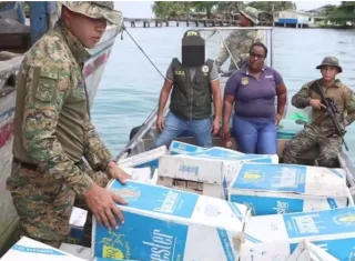 El contrabando de cigarrillos viajaba en la embarcación de nombre Rey Emmanuel.