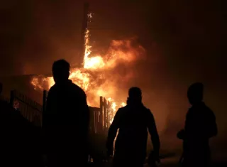 Por su abrupta topografía, sus extensos bosques y su clima, Chile siempre ha tenido incendios, pero su frecuencia e intensidad aumentó a partir de 2010.  Foto: EFE