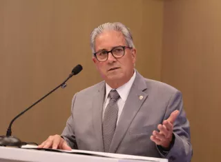 El ministro Fernando Boyd Galindo Fernando Boyd Galindo pide mayor análisis del Proyecto de Ley 19 