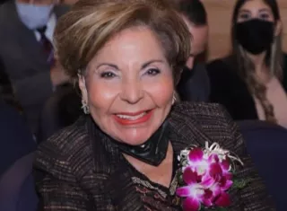 Mayín Correa es periodista, escritora y actualmente gobernadora. 