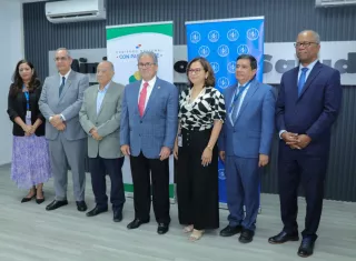 La comisión reúne representantes del Minsa, la CSS, el Ministerio de la Presidencia, el MEF y los patronatos.