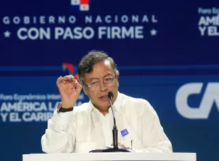 Gustavo Petro abogó también por "articular" la "diversidad" latinoamericana para construir ese pacto que debe ser un centro de poder regional. Foto. EFE