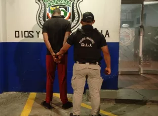 El sospechoso fue trasladado para los trámites correspondientes, a órdenes de la Fiscalía de Homicidio y Femicidio de la provincia de Colón.  /  Foto: PN