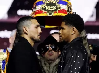 Teófimo López (izq.) y Shakur Stevenson.