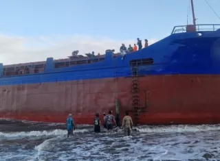 Una embarcación encalló en María Chiquita en la Costa Arriba de Colón; sus diez ocupantes, ya fueron evacuados y evaluados. 