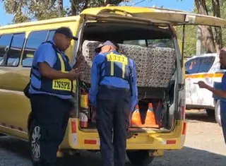 Chitré: Propietarios de buses escolares piden mayor control contra piratería