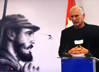 El presidente de Cuba, Miguel Díaz-Canel, aseguró en una inusual comparecencia televisada que su Gobierno prepara un plan de "desabastecimiento agudo de combustible" ante las presiones de EE.UU. Foto. EFE