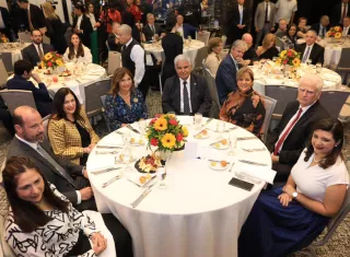 El presidente José Raúl Mulino participó anoche en la toma de posesión de la nueva junta directiva de CAPAC. 