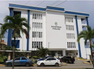 Preso por tratar de matar a adolescente. 