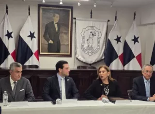 El embajador de Estados Unidos, Kevin Marino estuvo reunido con la directica del Colegio Nacional de Abogados. 