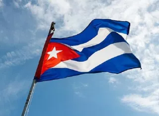 Cuba recibe un vuelo con 170 migrantes irregulares deportados por EE.UU.