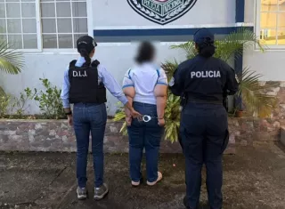 La mujer enfrentará cargo por el delito contra el patrimonio económico, en la modalidad de estafa agravada.  /  Foto: PN