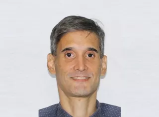 ¿Mírelo bien! Se quedó con dinero de extranjeros para compra de apartamento