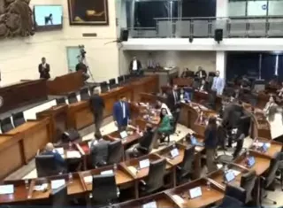 Era la tercera vez que se votaba para la citación de la ministra Beatriz Carles. 