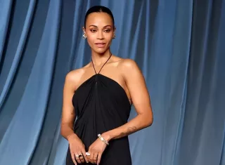 Zoe Saldaña donará B/.2,500 dólares mensuales a familia de Van Der Beek 