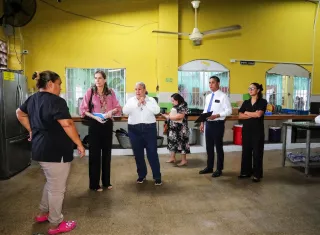 La ministra del Mides, Beatriz Carles hizo un recorrido por el CAI de Tocumen. 