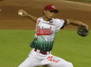 El lanzador chiricano Jonathan Guerra dominó a la ofensiva de Coclé en el cuarto juego de la Serie Semifinal. 