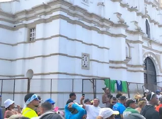 Carnaval en Chitré con falta de agua y obstáculos para el acceso a la catedral