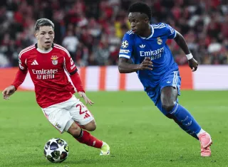 FIFA va tras jugadores que se tapan la boca para proferir insultos racistas