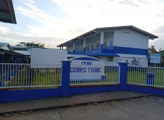 Gobierno expropia terreno de escuela en Cerro Tigre