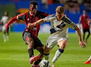 Partido entre el Sporting San Miguelito y Los Angeles Galaxy.