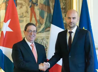 El canciller cubano Bruno Rodríguez, se reunió con el canciller francés Jean-Noël Barrot. Foto. @BrunoRguezP 