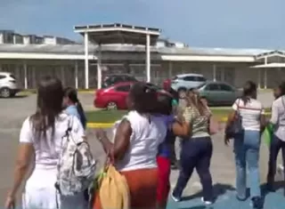 En los últimos días ya han firmado sus nombramientos unos 404 docentes nuevos, quienes se han ido integrando a sus centros educativos. Foto. Diómedes Sánchez