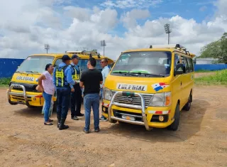 Durante el primer día de inspección, unos 45 buses colegiales fueron revisados, indicó la funcionaria de la ATTT, Francia Chen. Foto. Eric Montenegro
