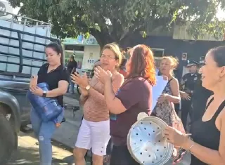 Los residentes advierten que la situación podría agravarse si no se ofrecen plazos claros y soluciones sostenibles. Foto. Thays Domínguez