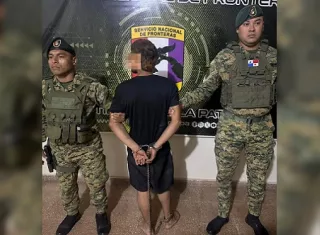 Es extranjero es requiero en Costa Rica por robo.  /  Foto: Senafront