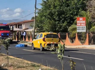 Atropellan y matan a reconocida estilista en doble vía de acceso a Las Tablas