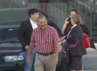 Genaro seguirá firmando y con brazalete electrónico