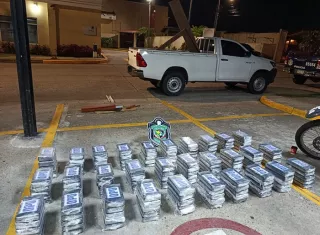 Guatemalteco protagoniza persecución al intentar escapar con narcocarga 
