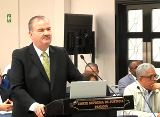 Carlos Carrillo, defensor del expresidente Ricardo Martinelli, durante la fase de alegatos.