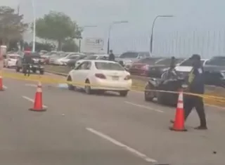 La persona murió en la escena del accidente.  /  Captura de video: TraficoCpanama