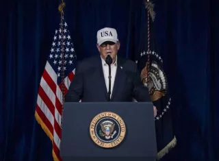 Trump advierte respuesta histórica si Teherán ataca bases de EE. UU.