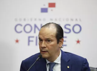 El jueves, el canciller Javier Martínez Acha invitó a México, en reunión con Juan Ramón de la Fuente, a sumarse al Tratado de Neutralidad del Canal de Panamá.