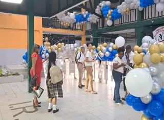 Invitan a los jóvenes estudiantes para que retornen este año con disciplina, entusiasmo y sueños. Foto. Diómedes Sánchez