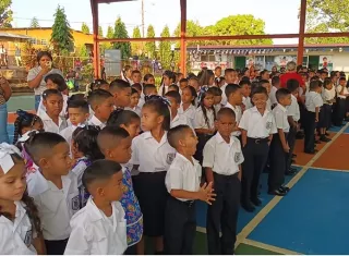 En algunos centros educativos algunos docentes renunciaron y se trabaja para nombrar los reemplazos lo más pronto posible. Foto. Melquíades Vásquez