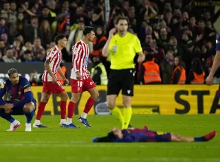 Al Barcelona le queda luchar por el título de la Liga Española y el de la Liga de Campeones de la UEFA. Foto: EFE