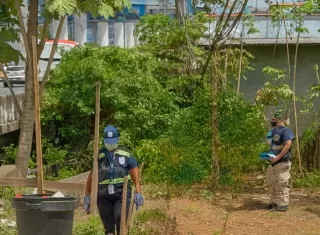 Macabro hallazgo en río Cabuya: vendedores descubren cadáver debajo del puente