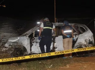El cadáver estaba en el puesto del conductor.  /  Foto: Alexander Santamaría