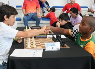 El presidente de la Federación Panameña de Ajedrez (FPA), Luis Esquivel Golcher, destacó que este campeonato busca algo más que coronar campeones. Según explicó, el objetivo es fortalecer el nivel competitivo y promover el pensamiento estratégico entre las nuevas generaciones.